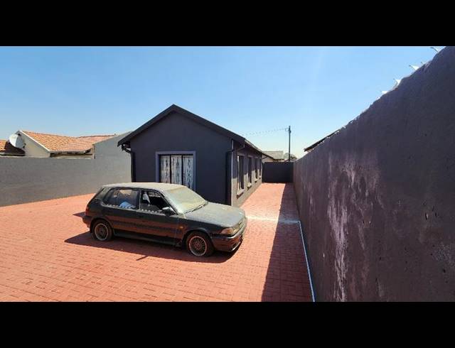 3 BEDROOM HOUSE FOR SALE IN DAWN PARK